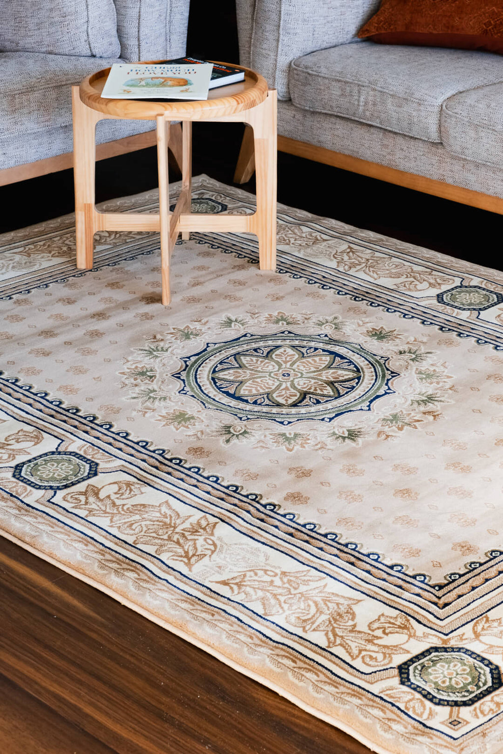 Benevolence T10 Beige