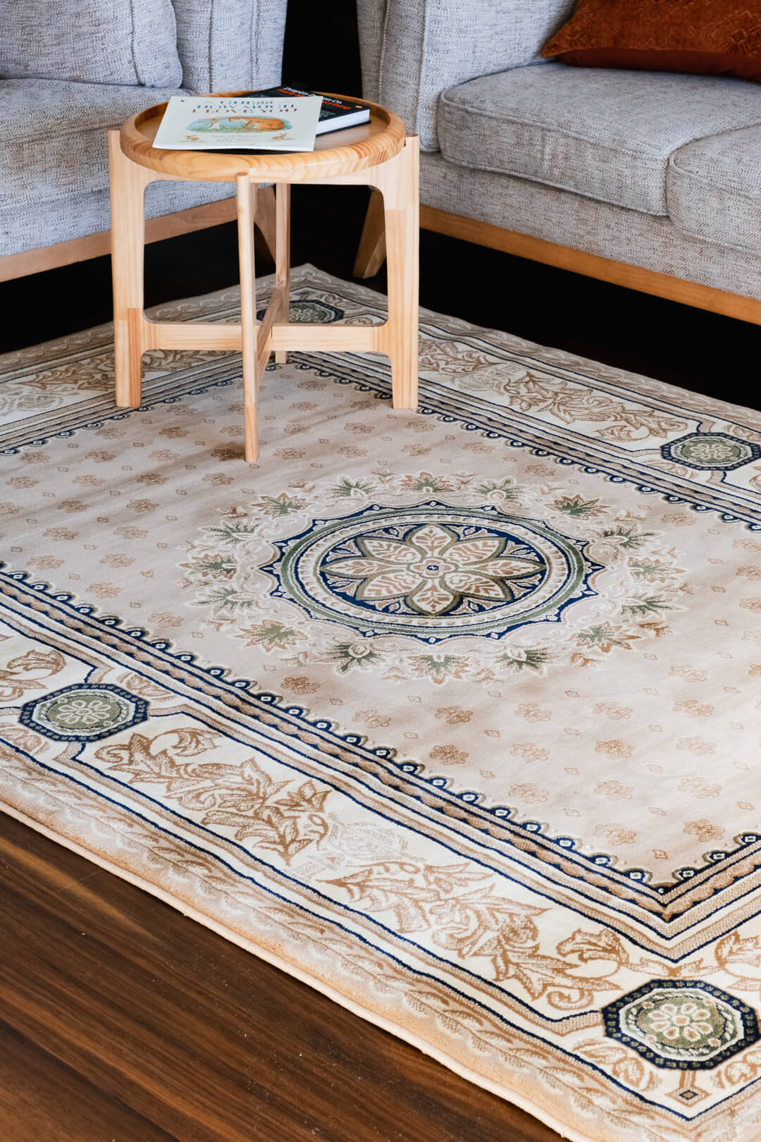 Benevolence T10 Beige