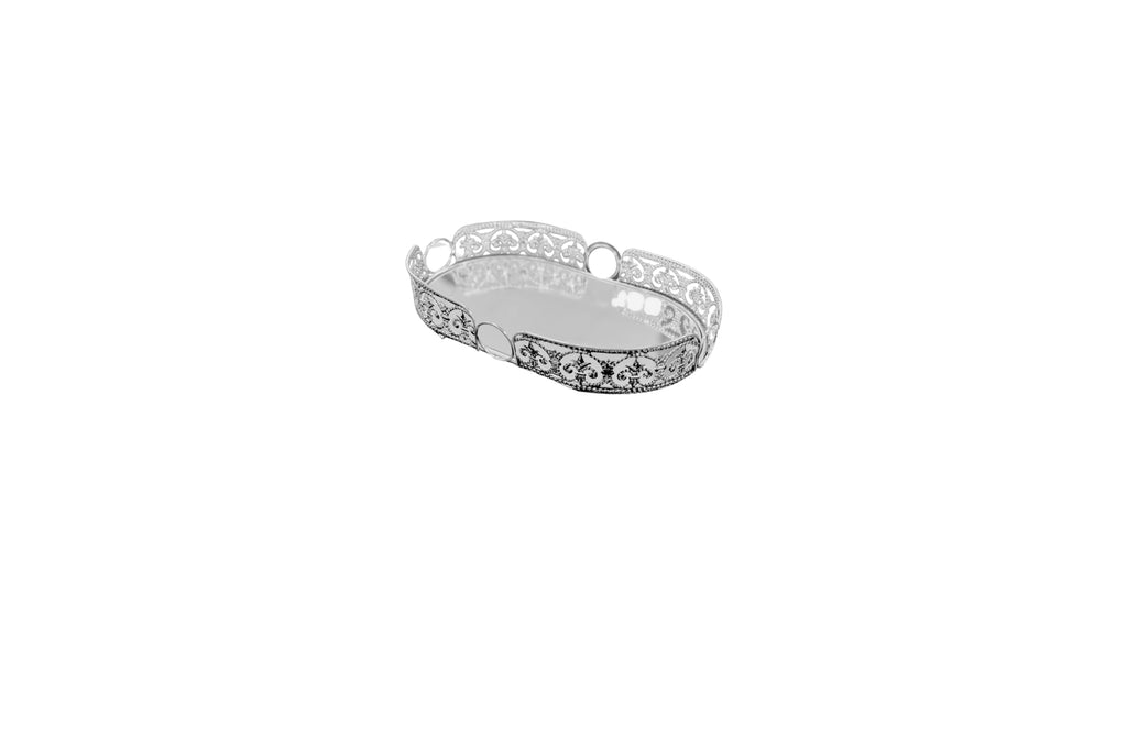 Petite silver Lucy tray with fine patterning – perfect for jewelry, candles, or gifts.